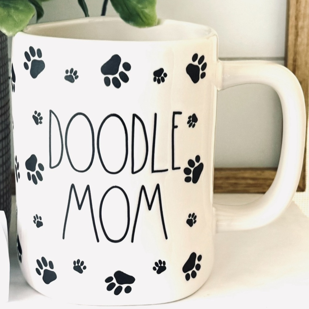 Rae Dunn DOODLE MOM mug 🐾🐶🐾